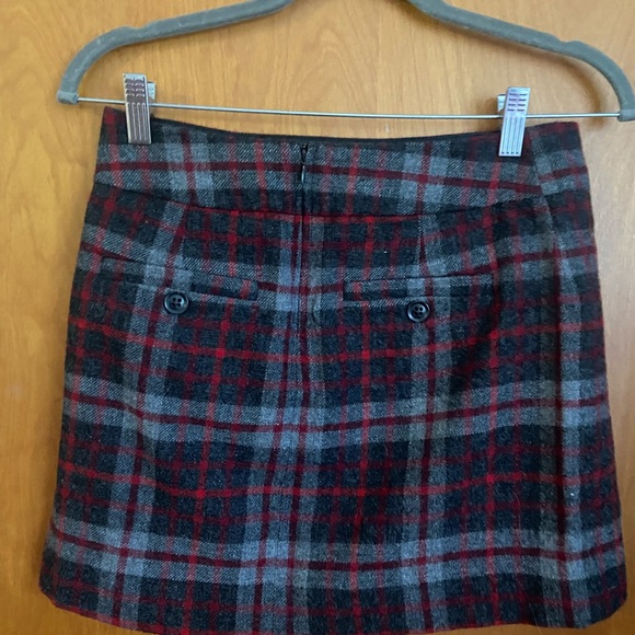 EUC Gap plaid skirt - Picture 2 of 8